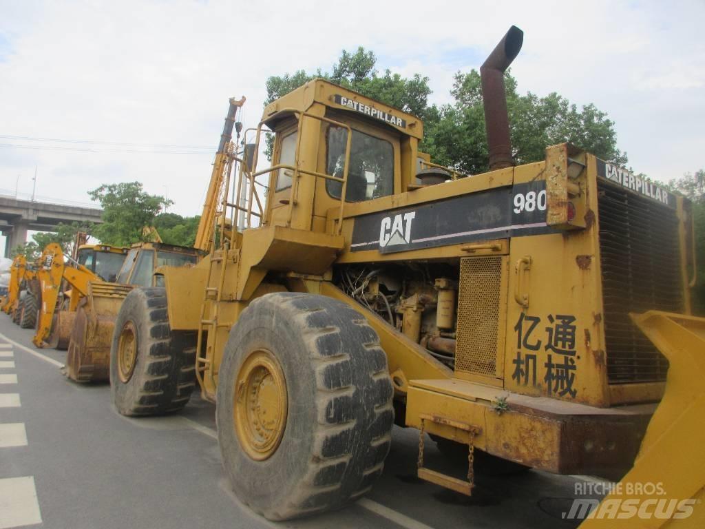 CAT 980 F Gumikerekes homlokrakodók