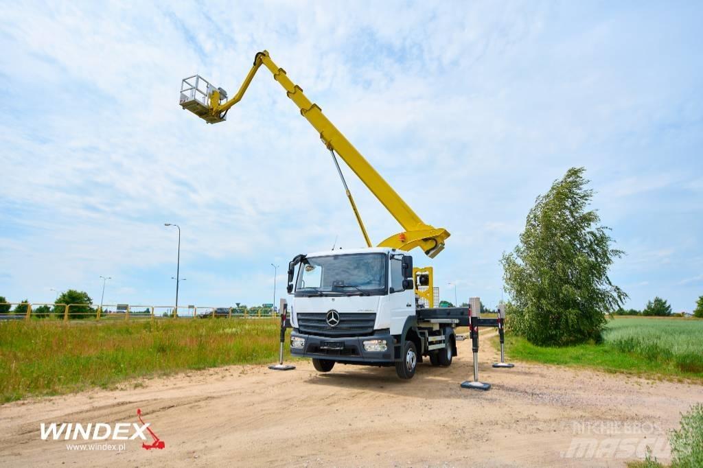 Palfinger P 300 KS Teherautóra szerelt emelők és állványok