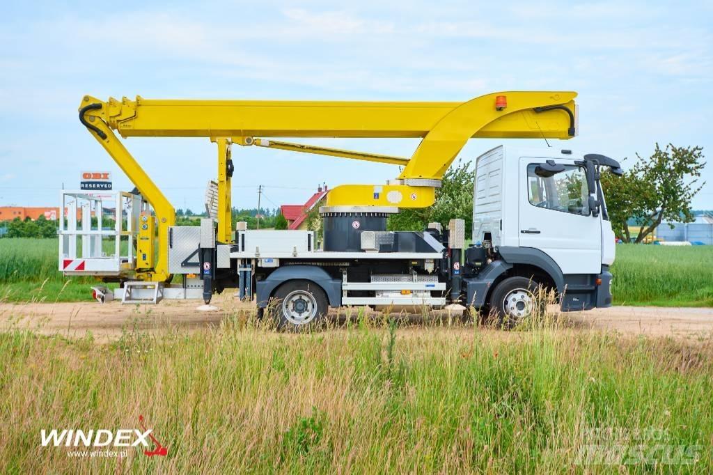 Palfinger P 300 KS Teherautóra szerelt emelők és állványok