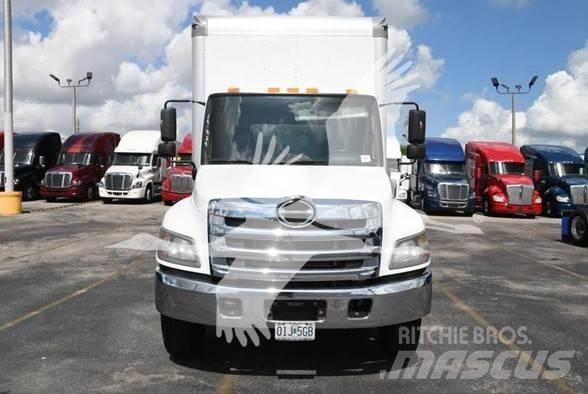 Hino 268A Nyergesvontatók