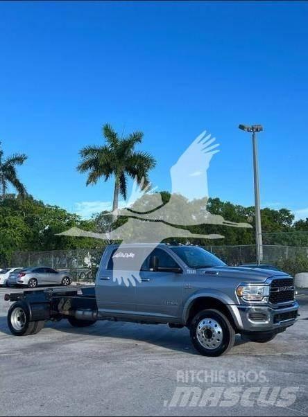 RAM 5500 SLT Fülkés alváz