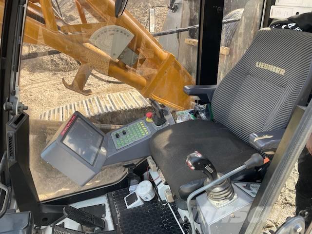 Liebherr HS 8100 HD Köteles kotrók