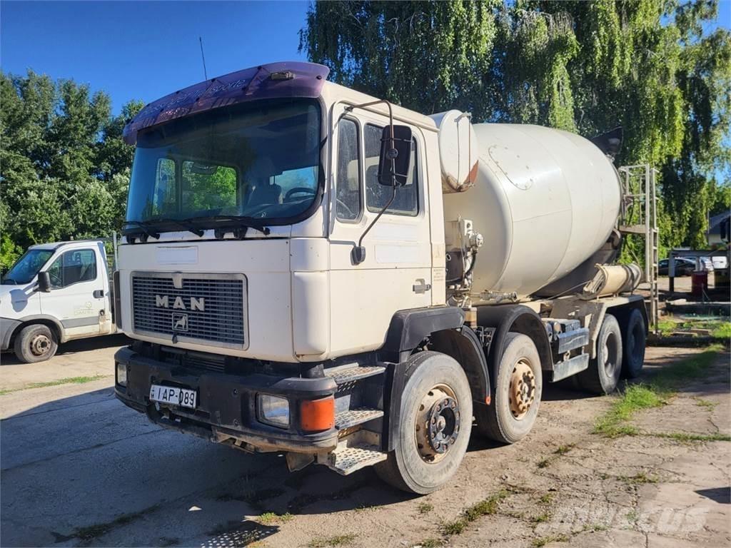 MAN 32.342 8X4 Fülkés alváz