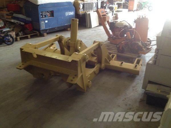 CAT 140H/160H Ripper Építőipar - Egyebek