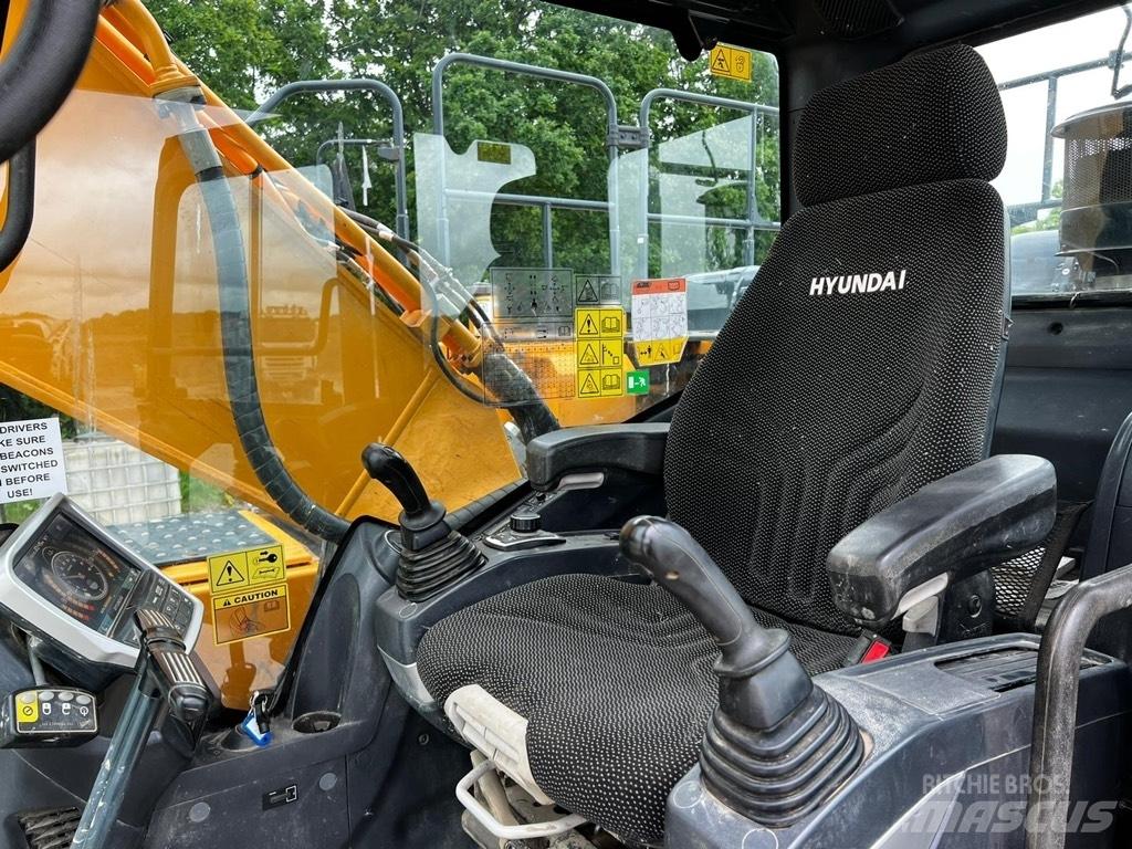 Hyundai HX 220 L Lánctalpas kotrók