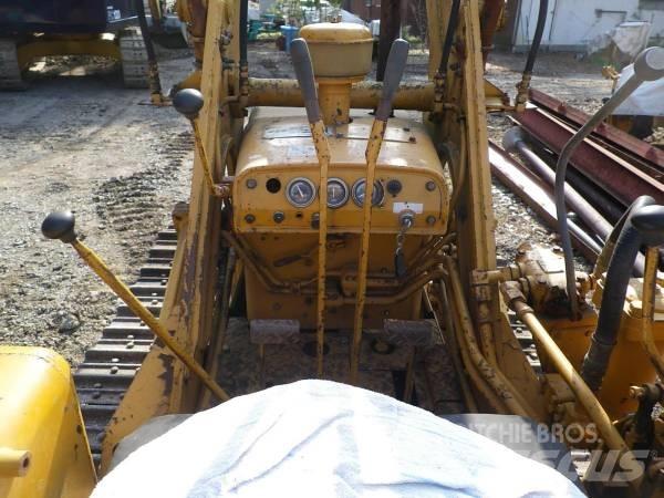 Komatsu D20S-3 lánctalpas dózerek