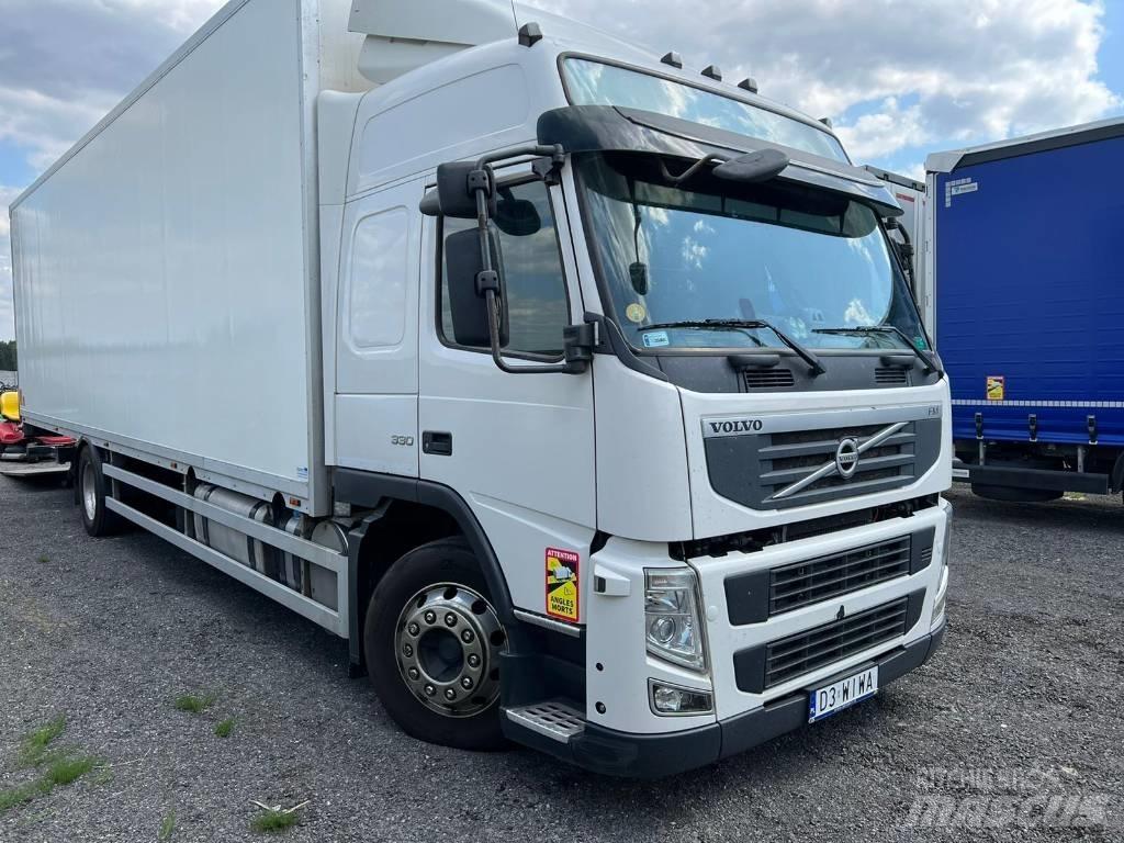 Volvo FM 330 Dobozos teherautók