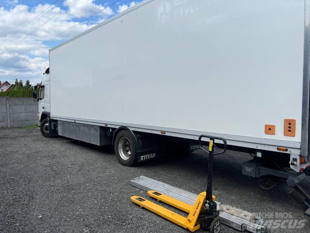 Volvo FM 330 Dobozos teherautók