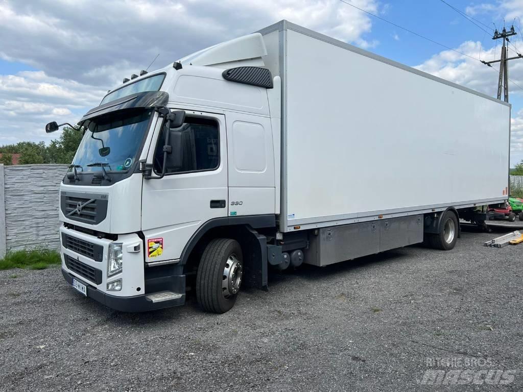 Volvo FM 330 Dobozos teherautók