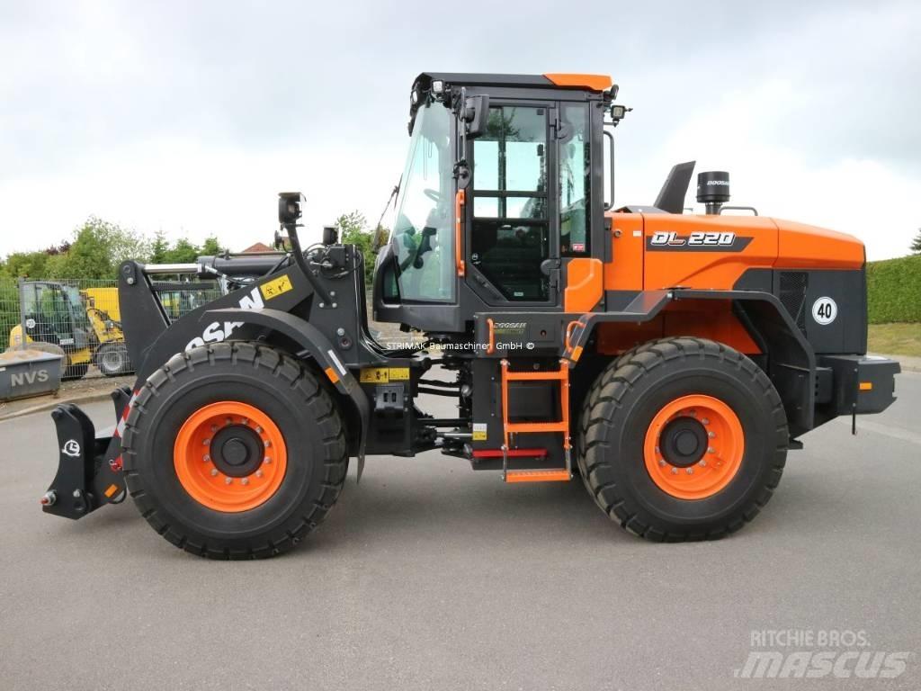Doosan DL 220-7 Gumikerekes homlokrakodók