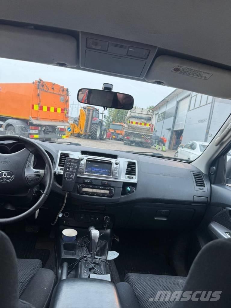 Toyota Hilux Közúti karbantartó haszongépek
