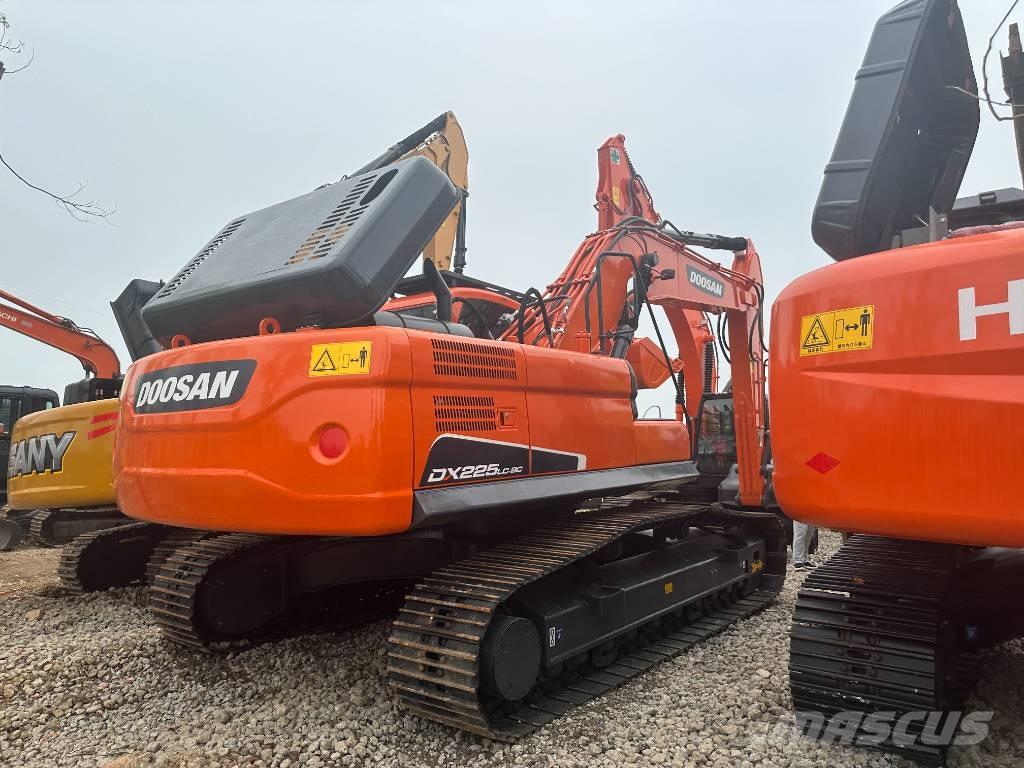 Doosan DX225 Lánctalpas kotrók