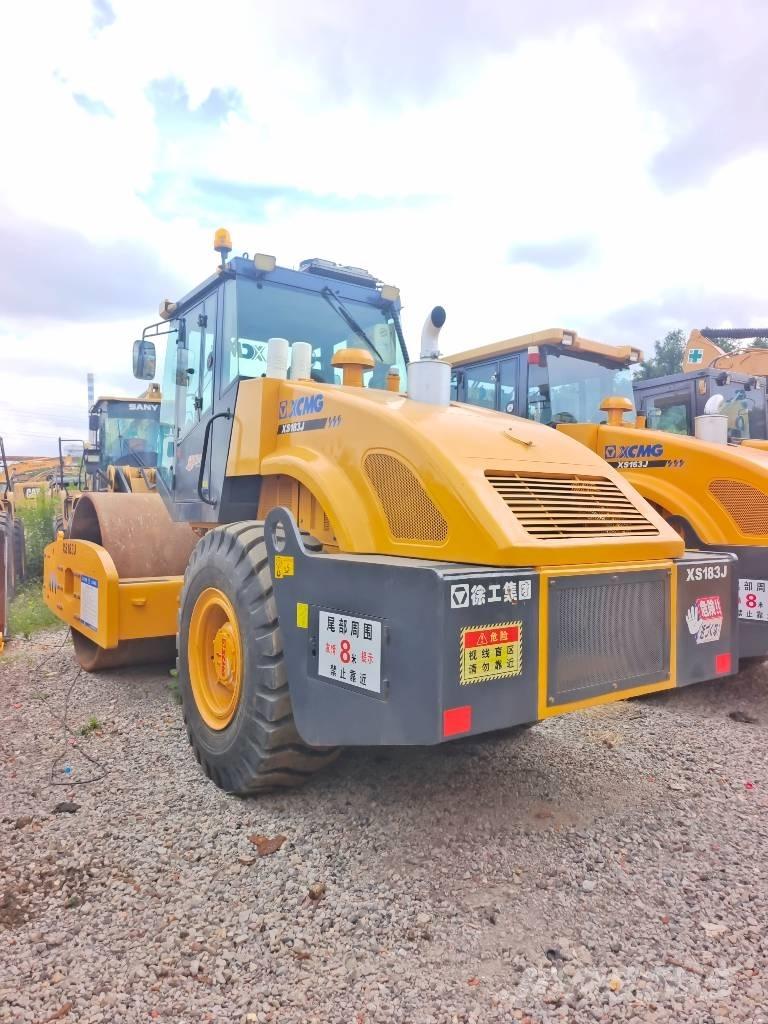 XCMG XS183J Egydobos hengerek