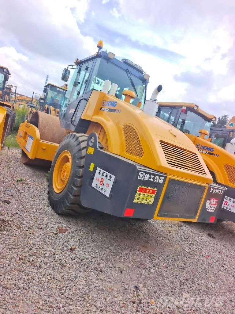 XCMG XS183J Egydobos hengerek