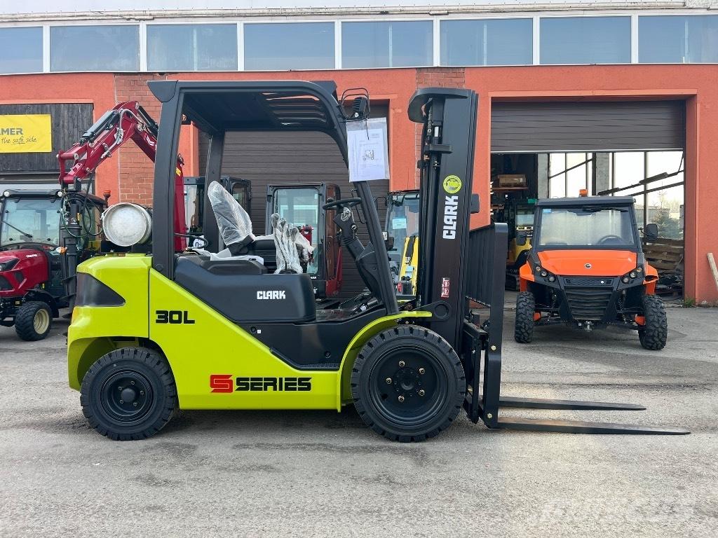 Clark S 30 L Gázüzemű targoncák