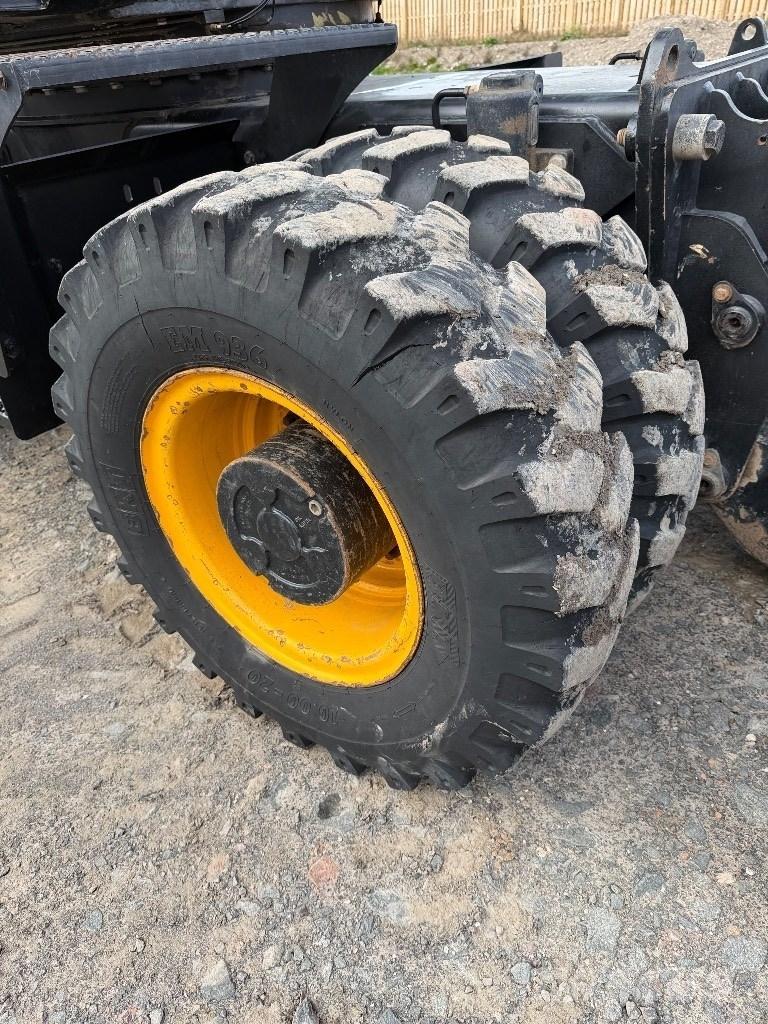 JCB JS 160 W Gumikerekes kotrók