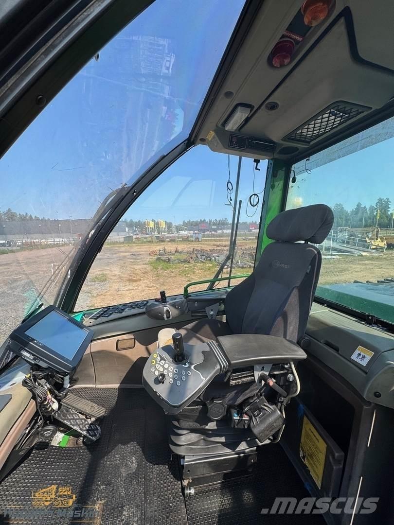 John Deere 1470D Betakarítók