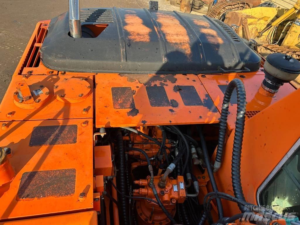Daewoo Solar 200WV Gumikerekes kotrók
