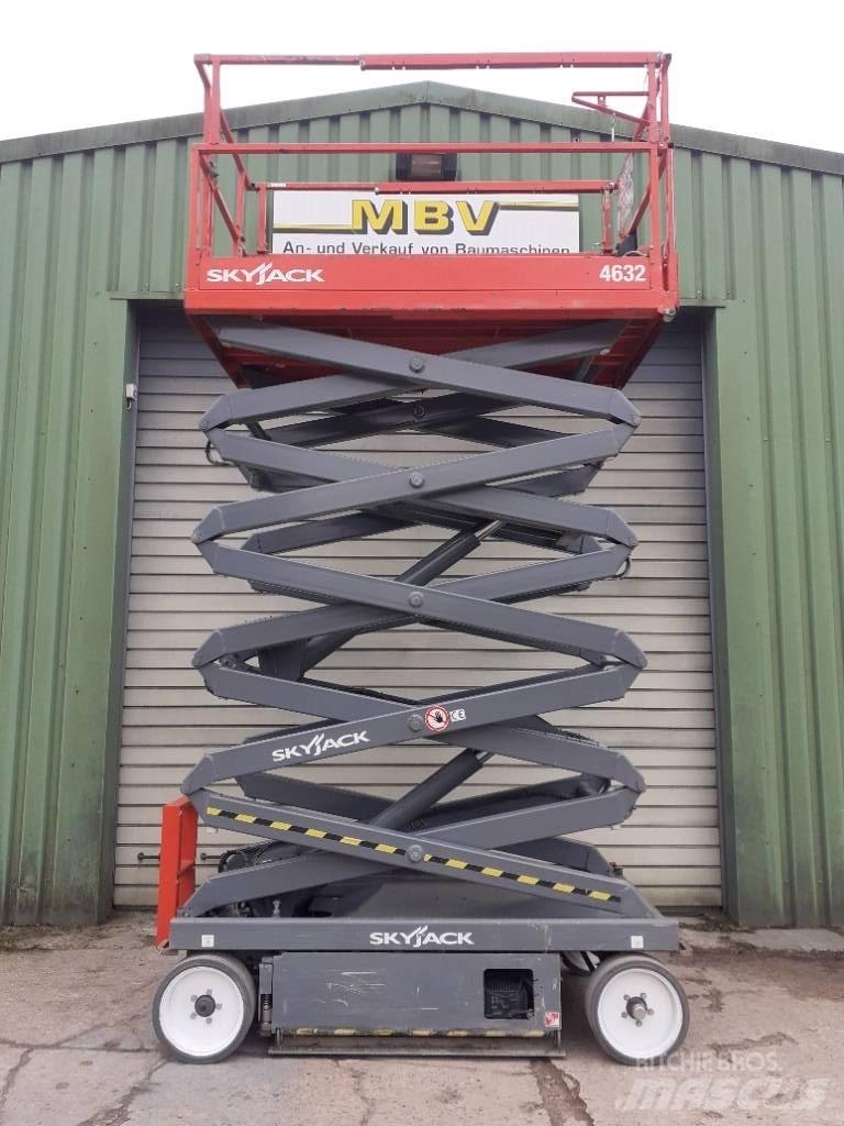 SkyJack SJ III 4632 Ollós emelők