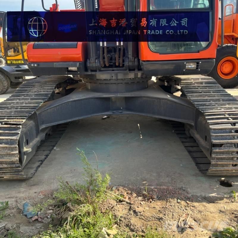 Doosan DX 300 Lánctalpas kotrók
