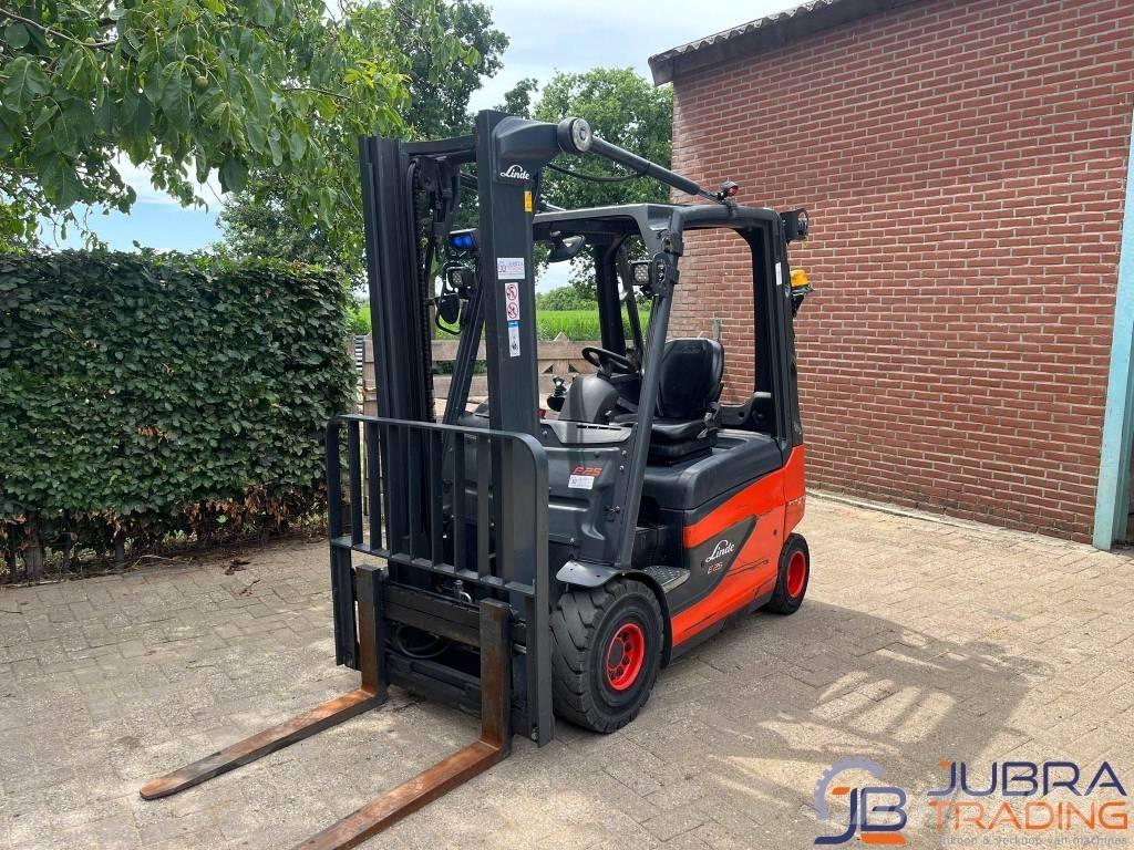 Linde E25-01 Elektromos targoncák