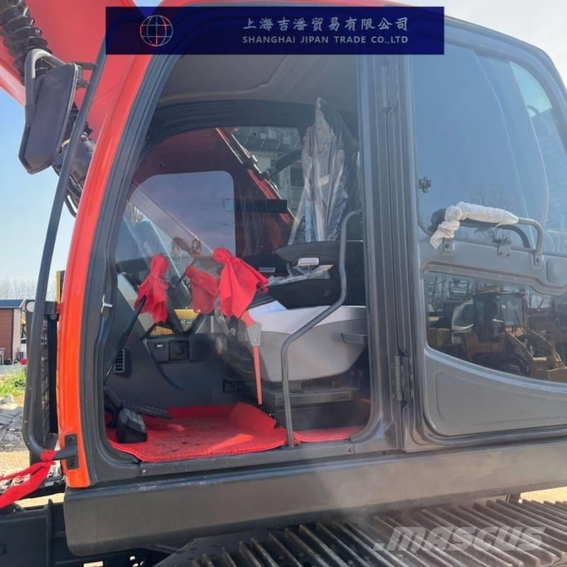 Doosan DX 225 Lánctalpas kotrók