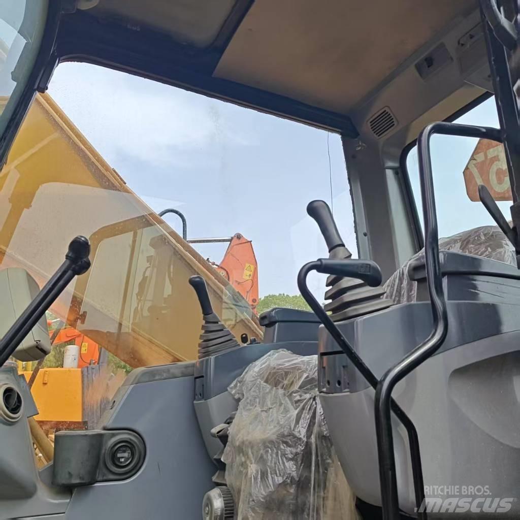 CAT 320 C L Lánctalpas kotrók