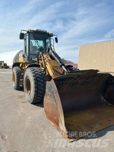 CAT 930H Gumikerekes homlokrakodók