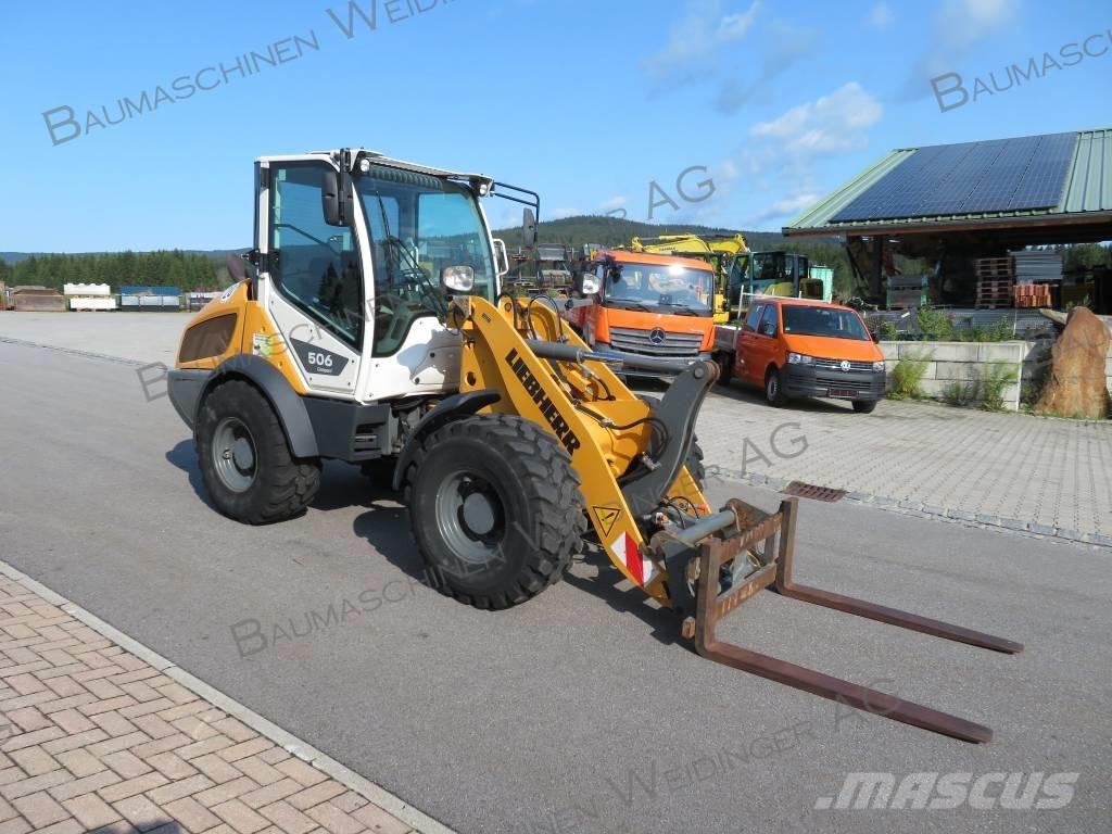 Liebherr 506 Gumikerekes homlokrakodók