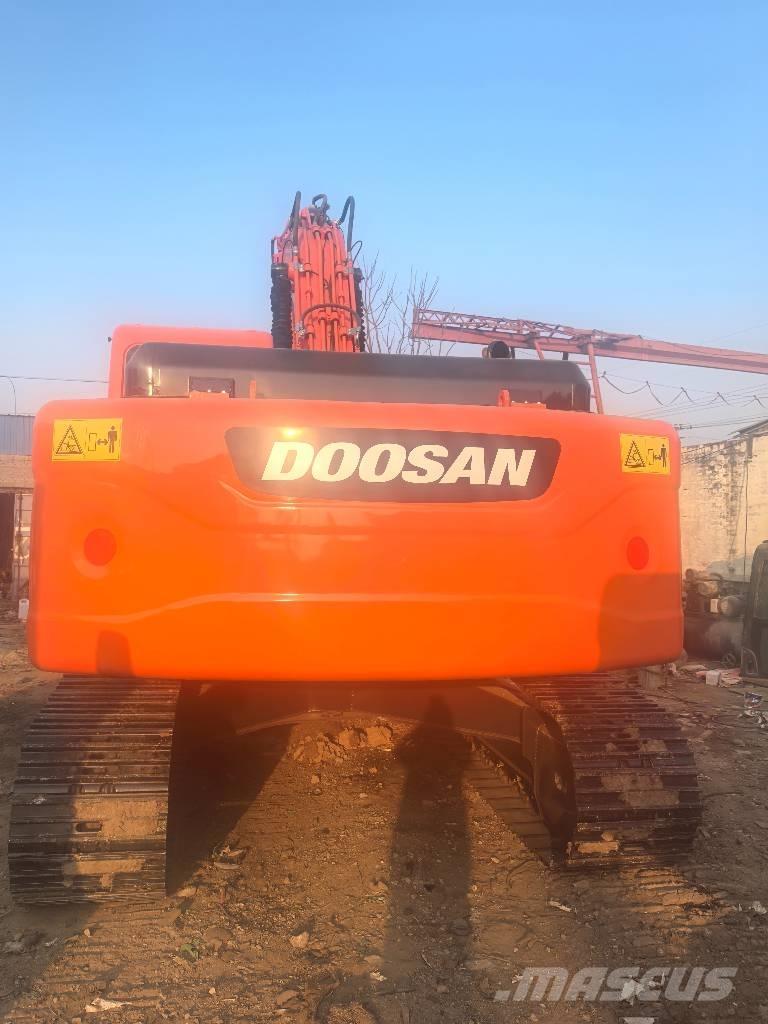 Doosan DX225 Lánctalpas kotrók