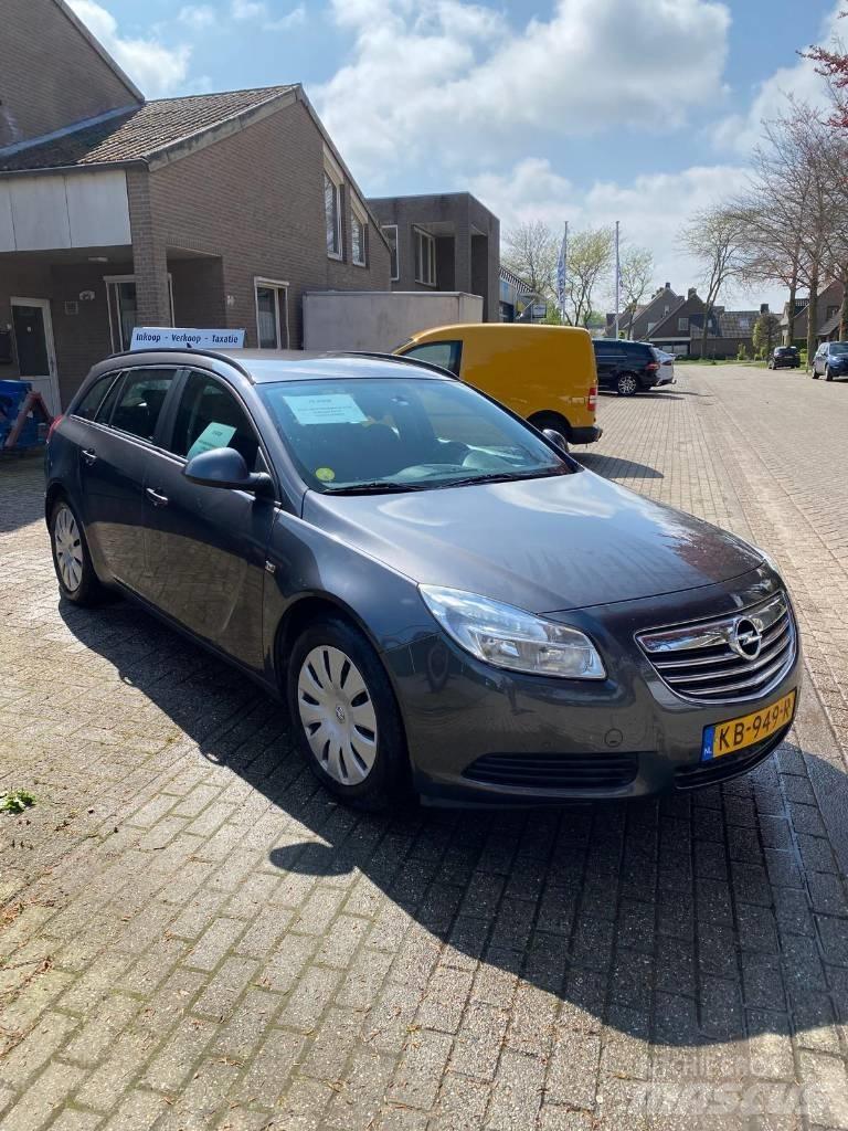Opel Insignia Kistehergépjárművek