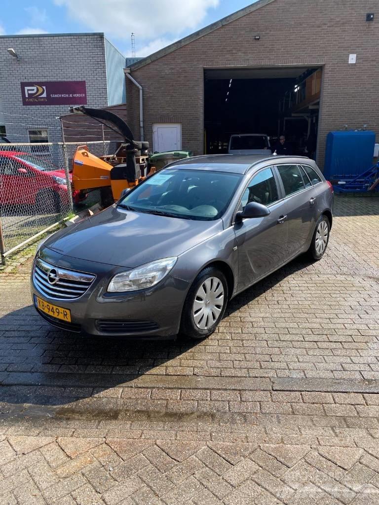 Opel Insignia Kistehergépjárművek