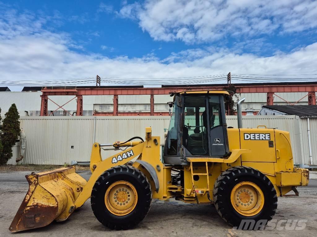 John Deere 444 H Gumikerekes homlokrakodók