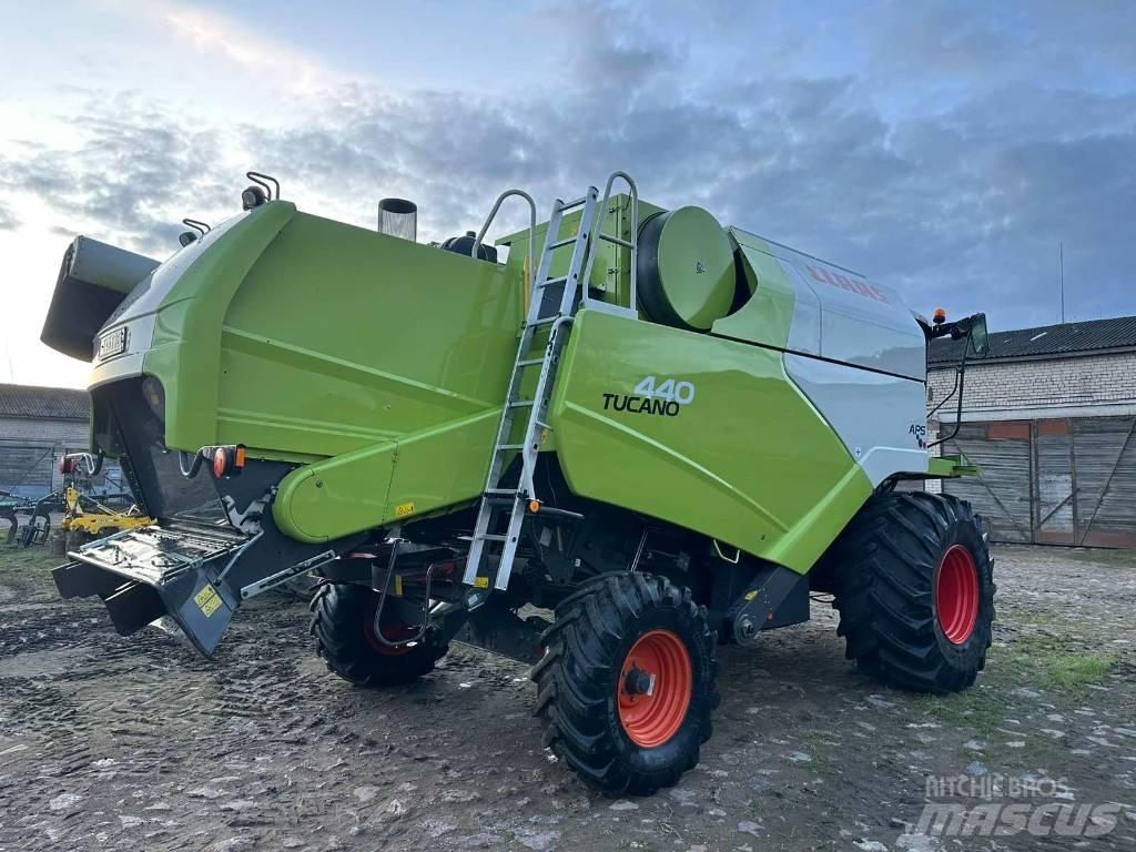 CLAAS Tucano 440 Kombájnok