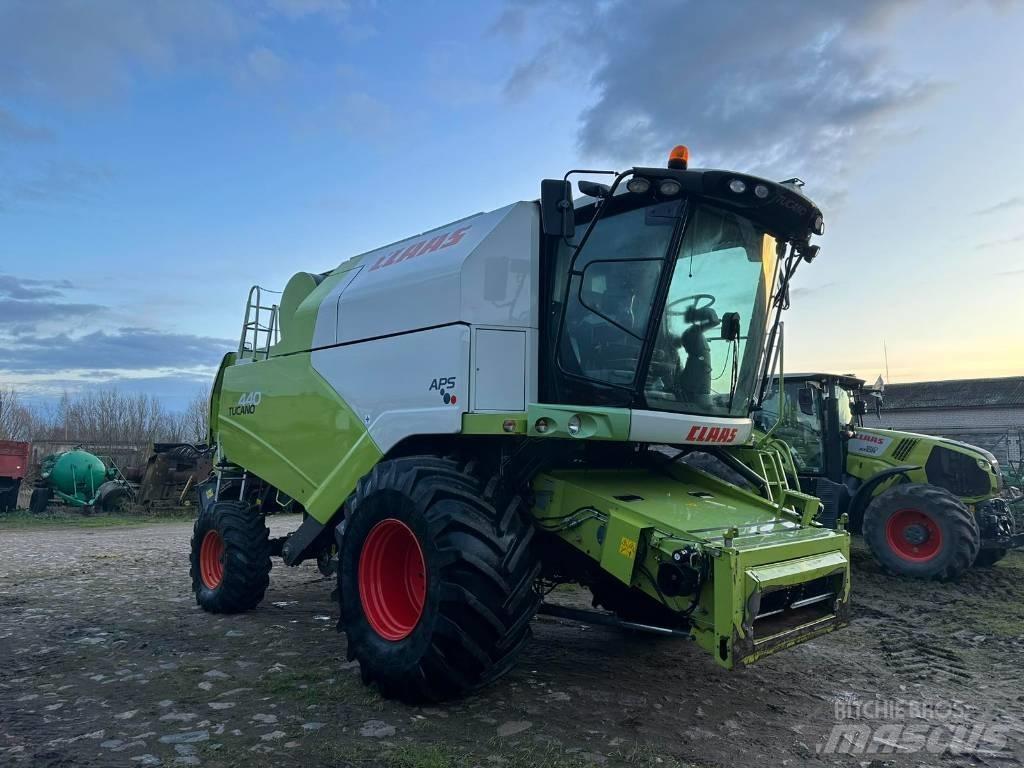 CLAAS Tucano 440 Kombájnok