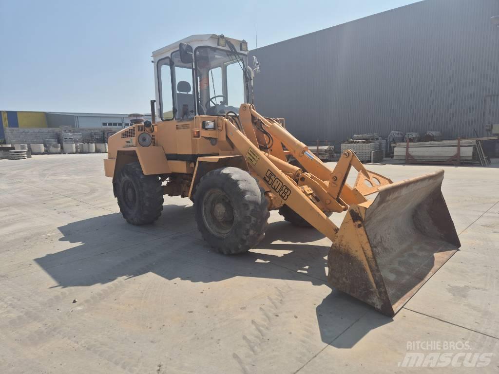 Liebherr 508 Gumikerekes homlokrakodók