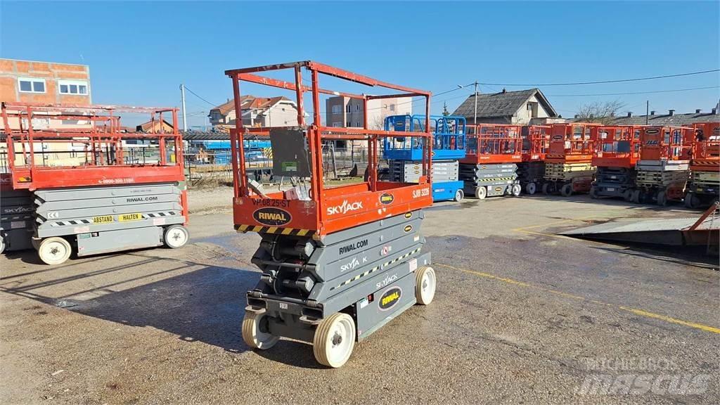 SkyJack SJIII3226 Ollós emelők