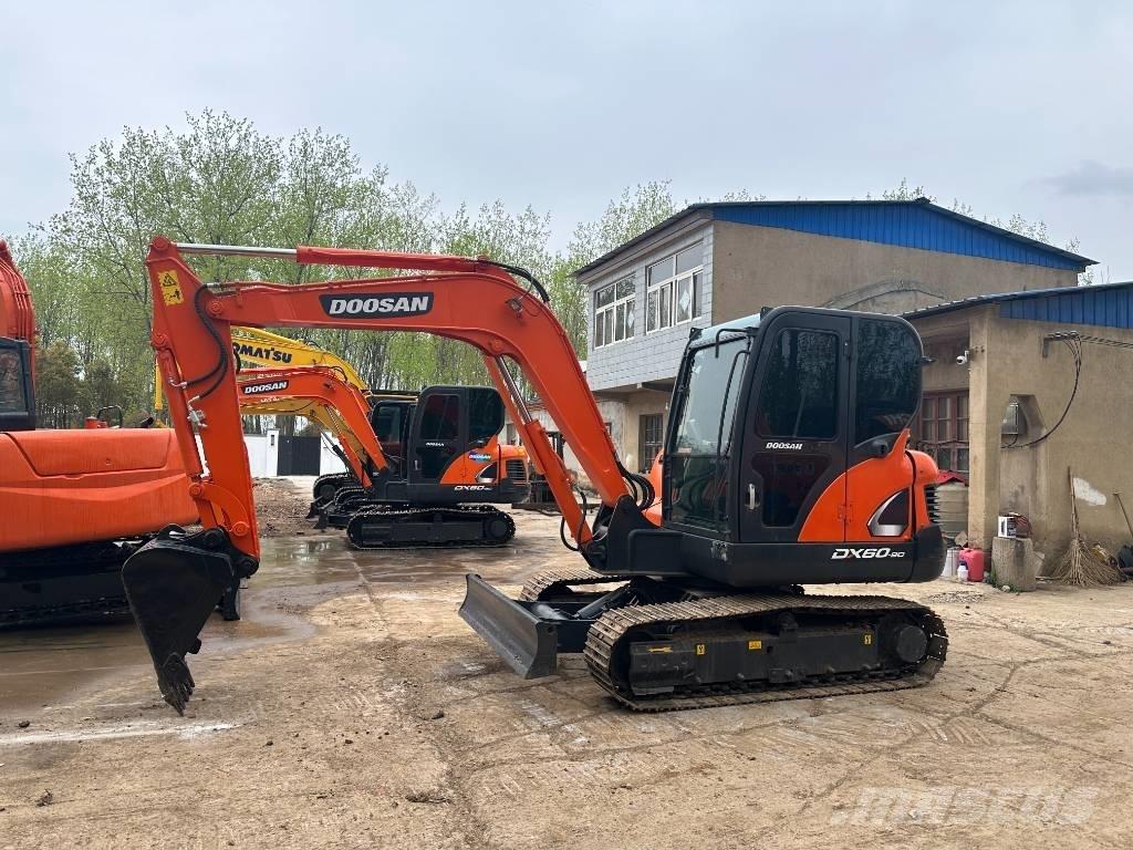 Doosan DX60 Lánctalpas kotrók