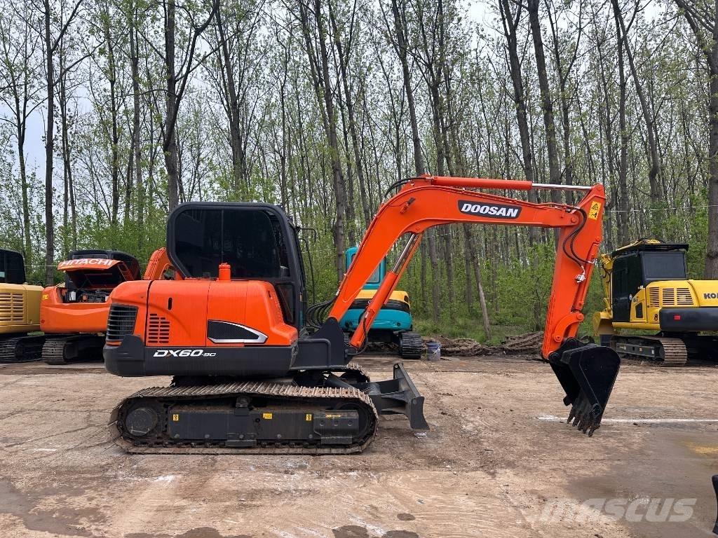 Doosan DX60 Lánctalpas kotrók