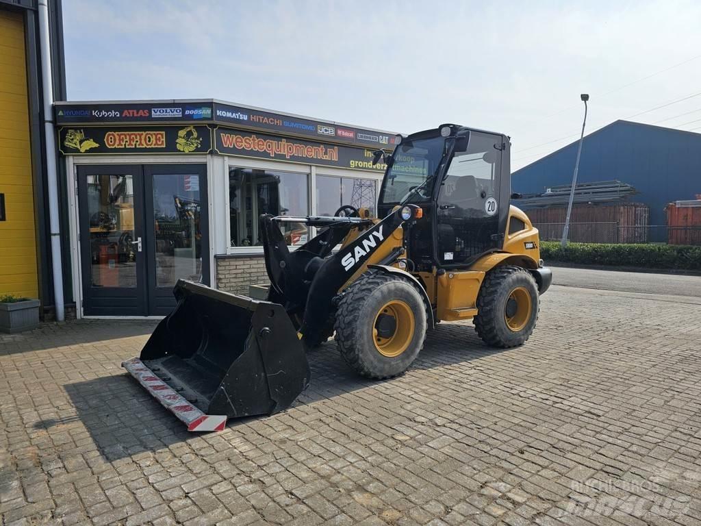 Venieri VF1201 Gumikerekes homlokrakodók