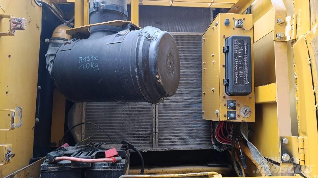 CAT 330 CL Lánctalpas kotrók