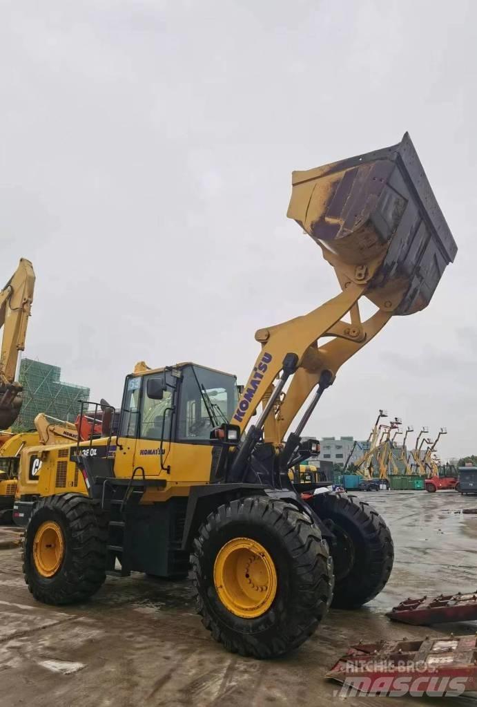 Komatsu WA 380 Gumikerekes homlokrakodók