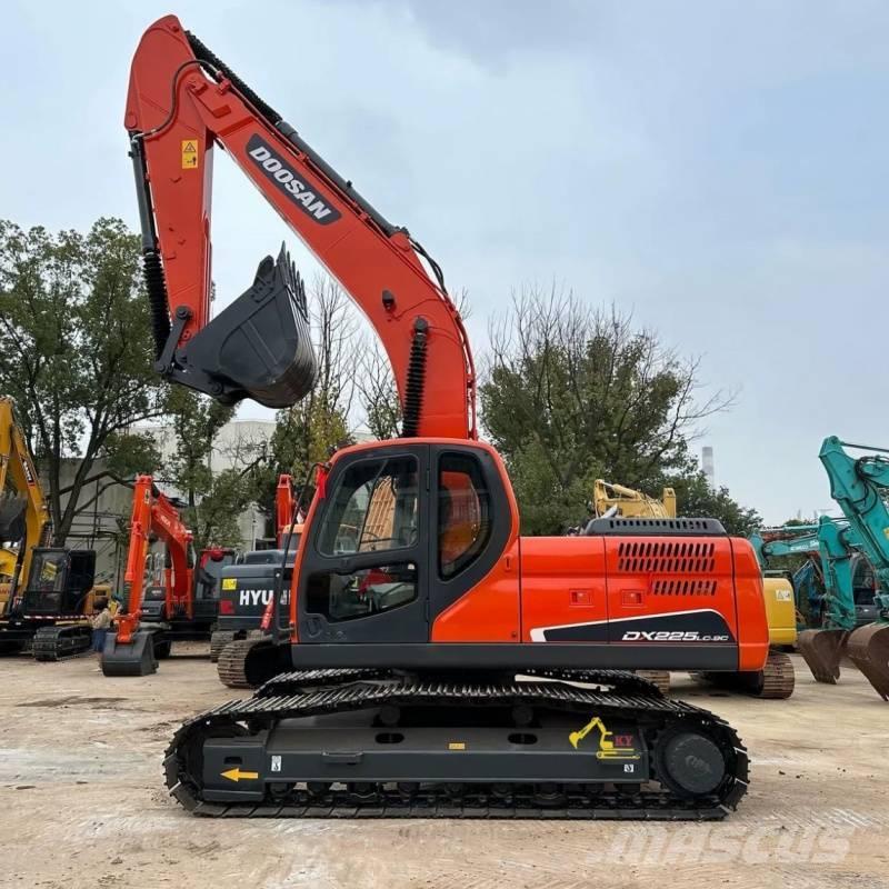 Doosan DX225-9C Lánctalpas kotrók