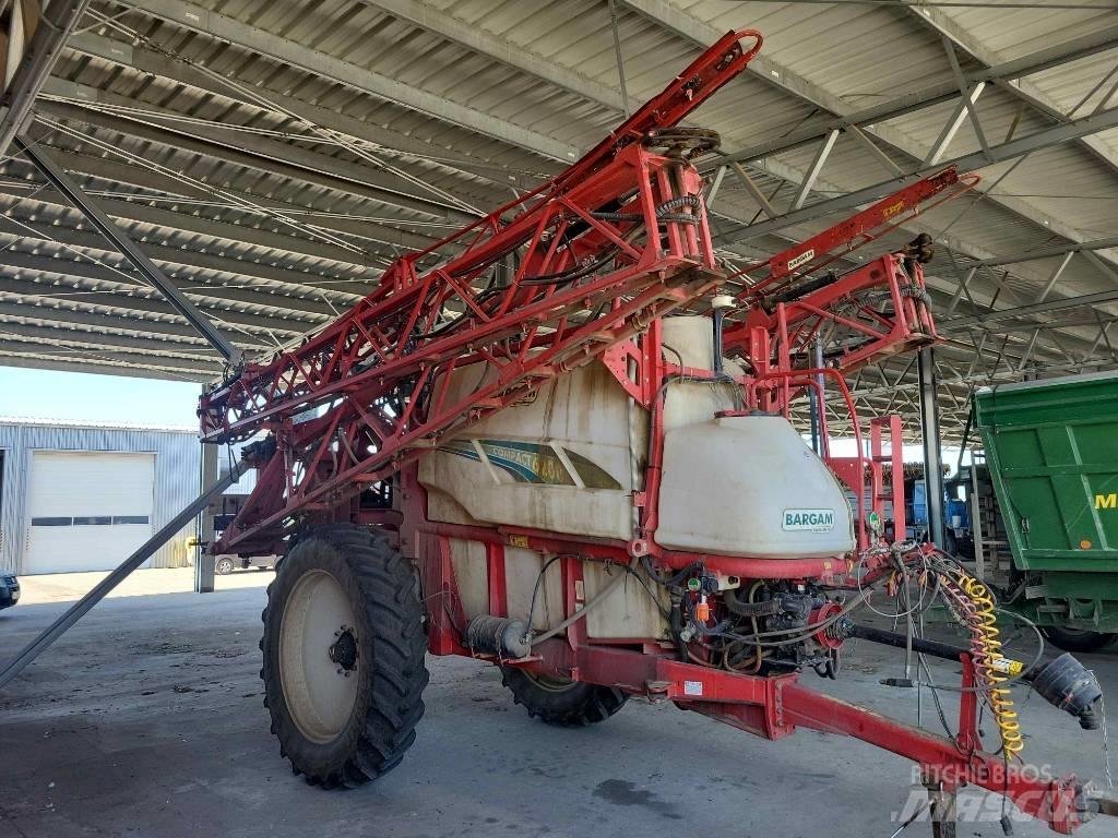 Bargam Compact 6200 Vontatott trágyaszórók
