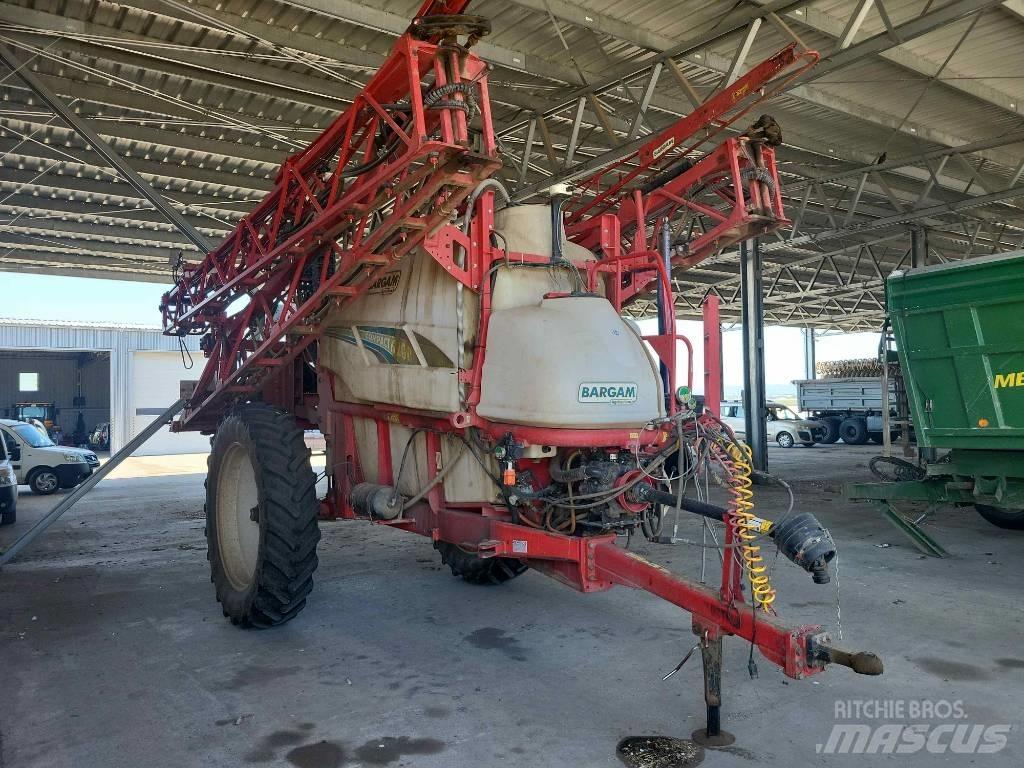 Bargam Compact 6200 Vontatott trágyaszórók