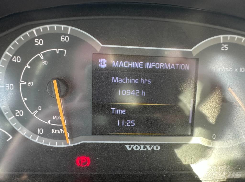 Volvo L 260 H Gumikerekes homlokrakodók