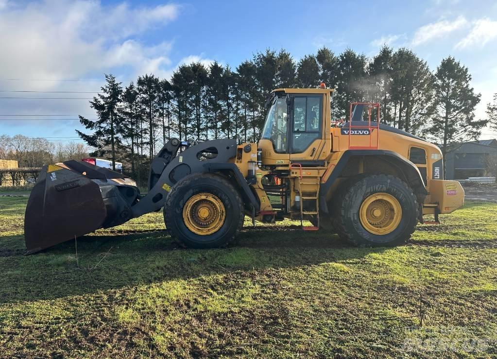 Volvo L 260 H Gumikerekes homlokrakodók