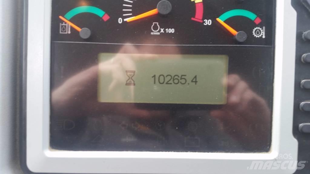 CAT 966 K Gumikerekes homlokrakodók