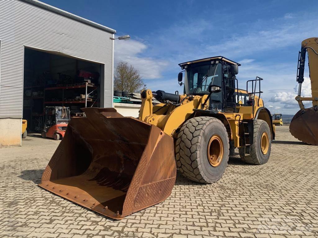 CAT 966K XE Gumikerekes homlokrakodók