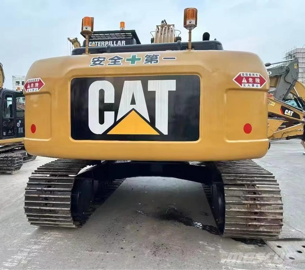 CAT 323 D Lánctalpas kotrók